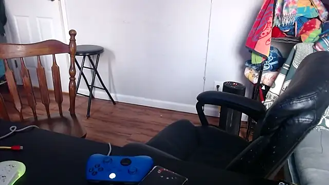 Snapshot of Longdforya chatting on 03-16-26, 01:26 Longdforya online show from 03-16-26, 01:26