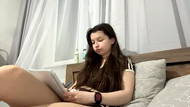 EllieBerrie online show from 12-04-25, 04:59