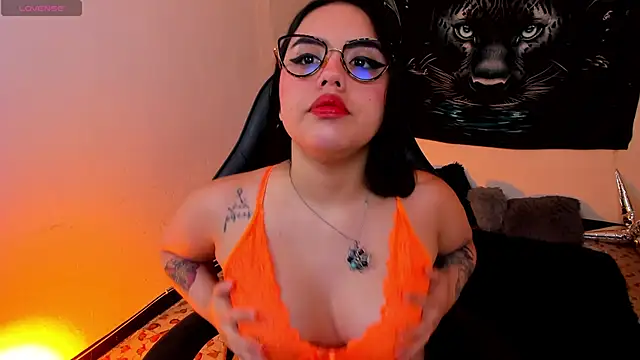Nicolle Ruizz online show from 06-14-26, 10:28