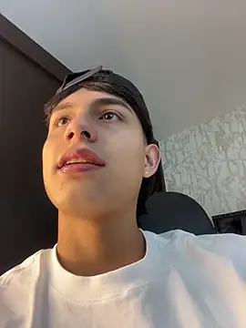 Lander Cruz online show from 12-16-25, 07:52