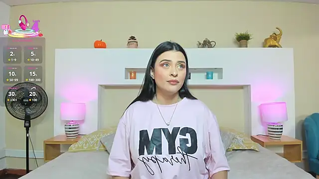 AnikaRomanoff  online show from 12-15-25, 11:25