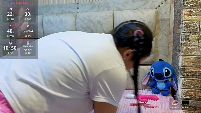 ValeryMorales online show from 12-16-25, 03:44