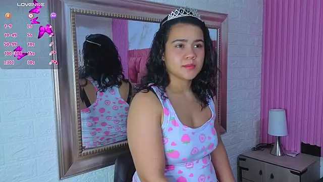 Snapshot of ValeryMorales chatting on 04-21-26, 01:42 ValeryMorales online show from 04-21-26, 01:42
