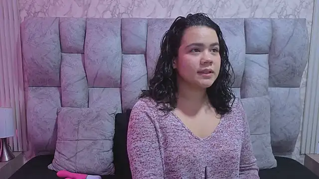 Snapshot of ValeryMorales chatting on 05-11-26, 04:04 ValeryMorales online show from 05-11-26, 04:04