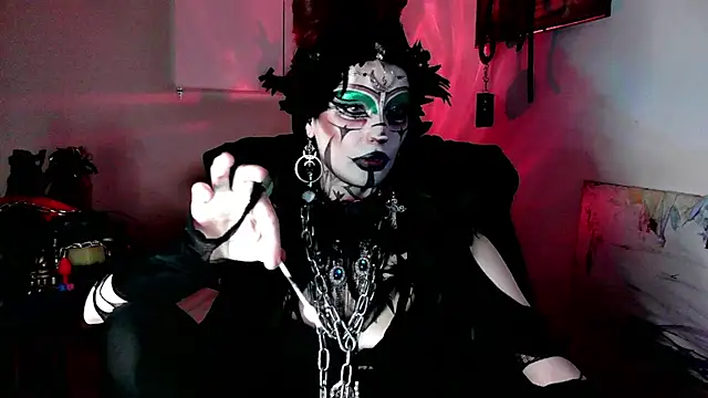 Snapshot of EmpressMorrigan chatting on 12-19-25, 11:17 EmpressMorrigan online show from 12-19-25, 11:17