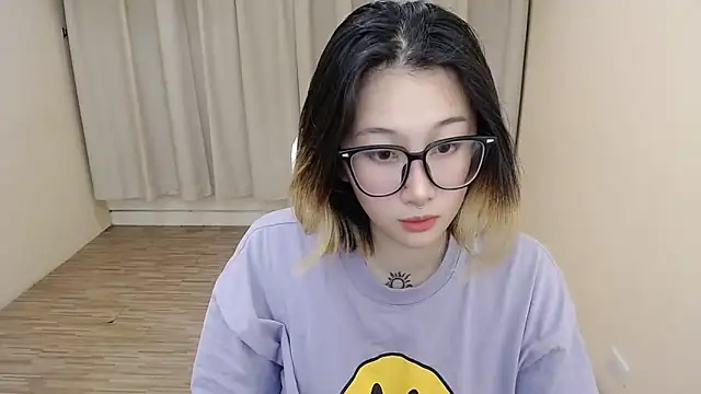 Snapshot of abella1116 chatting on 06-17-26, 02:18 abella1116 online show from 06-17-26, 02:18