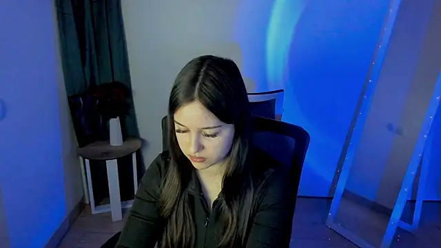 Lilu May online show from 05-11-26, 04:04
