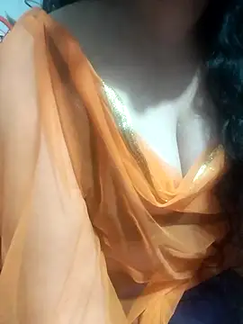 Snapshot of hottyrose69 chatting on 02-20-26, 03:45 hottyrose69 online show from 02-20-26, 03:45