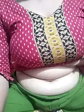 Snapshot of hottyrose69 chatting on 02-22-26, 06:02 hottyrose69 online show from 02-22-26, 06:02