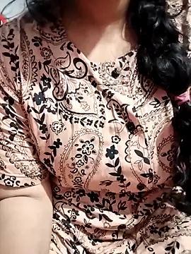 Snapshot of hottyrose69 chatting on 03-02-26, 04:03 hottyrose69 online show from 03-02-26, 04:03