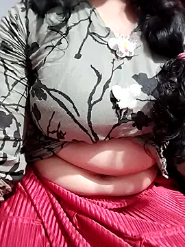 Snapshot of hottyrose69 chatting on 03-02-26, 10:38 hottyrose69 online show from 03-02-26, 10:38