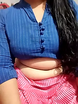 Snapshot of hottyrose69 chatting on 03-16-26, 09:46 hottyrose69 online show from 03-16-26, 09:46