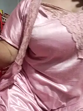 Snapshot of hottyrose69 chatting on 03-17-26, 03:37 hottyrose69 online show from 03-17-26, 03:37