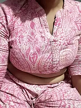 Snapshot of hottyrose69 chatting on 03-20-26, 04:28 hottyrose69 online show from 03-20-26, 04:28