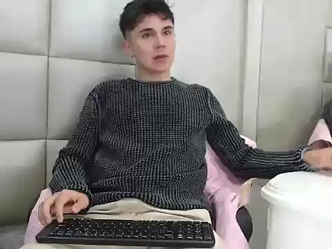 Snapshot of JuanGomm chatting on 01-14-26, 08:03 JuanGomm online show from 01-14-26, 08:03