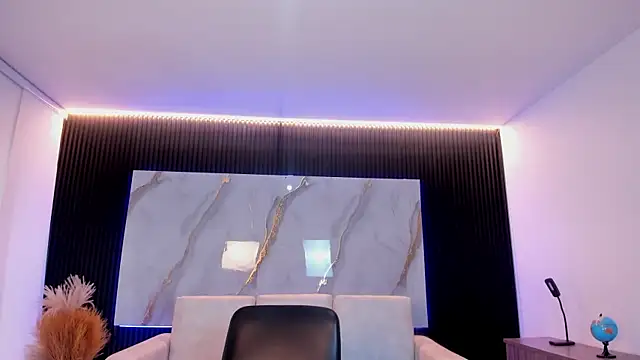 TiffanyHoustton online show from 04-30-26, 12:00