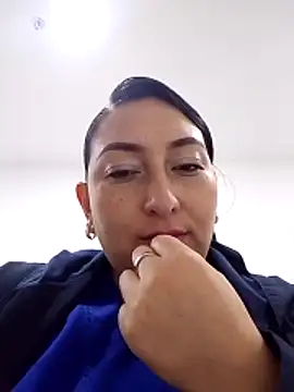 Valeria montana  online show from 02-17-26, 12:01