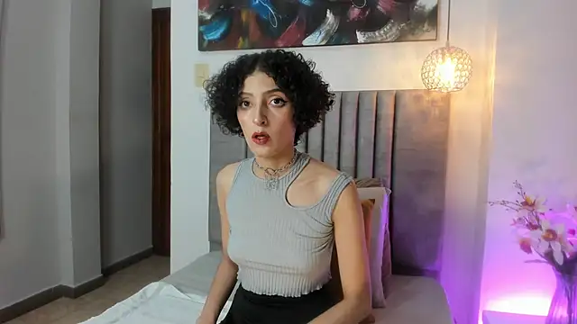 Snapshot of LyraVendrell chatting on 03-13-26, 07:31 LyraVendrell online show from 03-13-26, 07:31