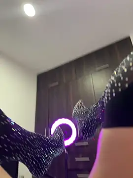 AlaiaSweet   online show from 12-04-25, 09:23