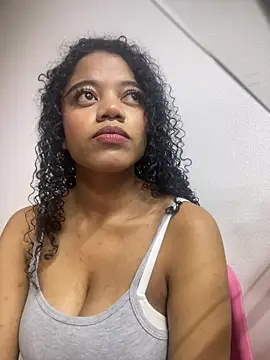 Snapshot of arianna_roxe chatting on 02-28-26, 03:40 arianna roxe online show from 02-28-26, 03:40