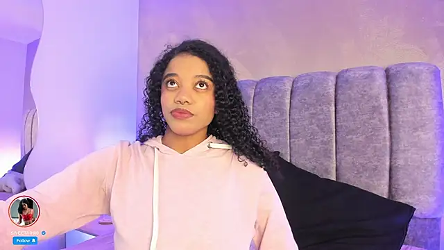 Snapshot of arianna_roxe chatting on 03-12-26, 06:30 arianna roxe online show from 03-12-26, 06:30