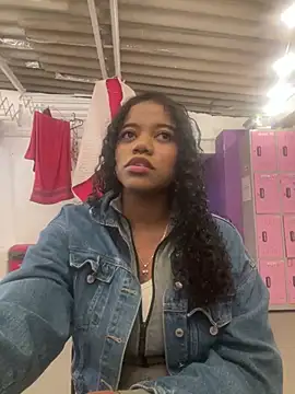 Snapshot of arianna_roxe chatting on 03-21-26, 03:44 arianna roxe online show from 03-21-26, 03:44