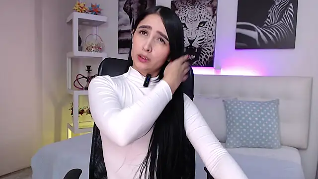 mialiore online show from 12-19-25, 12:45