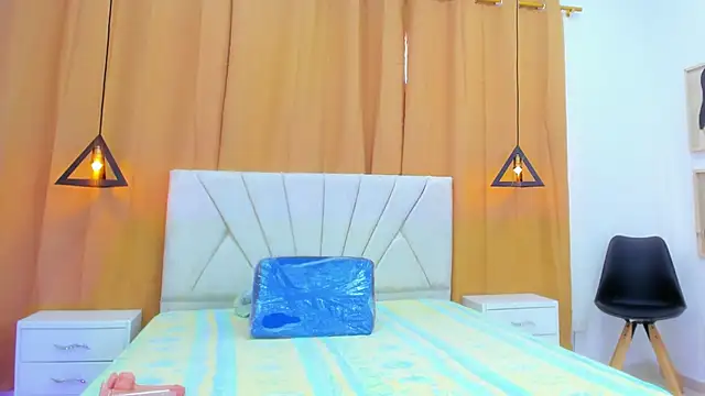 Snapshot of Kamila_Steward chatting on 01-15-26, 04:11 Kamila Steward online show from 01-15-26, 04:11