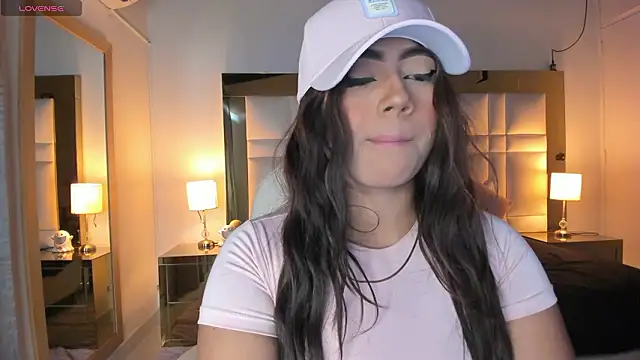 Zoei Moon online show from 03-11-26, 06:47