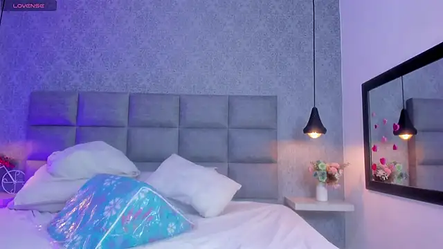 Snapshot of emilyy_r chatting on 02-28-26, 06:53 emilyy r online show from 02-28-26, 06:53