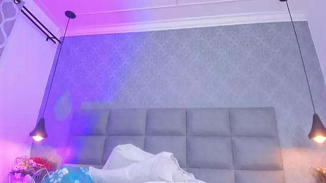 Snapshot of emilyy_r chatting on 03-05-26, 07:21 emilyy r online show from 03-05-26, 07:21