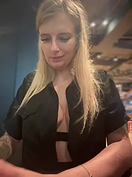 Snapshot of Betsy chatting on 01-12-25, 10:45 Betsy online show from 01-12-25, 10:45