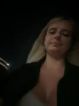 Snapshot of Betsy chatting on 01-27-25, 01:52 Betsy online show from 01-27-25, 01:52