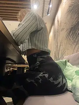 Snapshot of Betsy chatting on 12-15-25, 04:11 Betsy online show from 12-15-25, 04:11