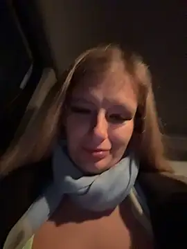 Snapshot of Betsy chatting on 02-01-26, 03:54 Betsy online show from 02-01-26, 03:54