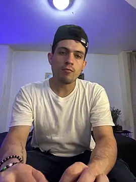 williamsmiiths16 online show from 12-16-25, 04:23