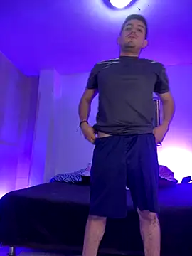 williamsmiiths16 online show from 12-19-25, 04:03