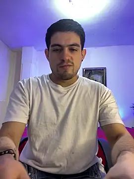 Snapshot of williamsmiiths16 chatting on 02-19-26, 02:57 williamsmiiths16 online show from 02-19-26, 02:57
