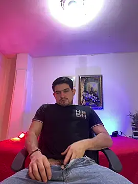 Snapshot of williamsmiiths16 chatting on 02-24-26, 12:58 williamsmiiths16 online show from 02-24-26, 12:58