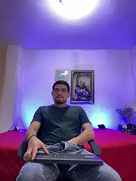 Snapshot of williamsmiiths16 chatting on 03-11-26, 12:11 williamsmiiths16 online show from 03-11-26, 12:11