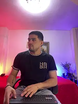 Snapshot of williamsmiiths16 chatting on 03-16-26, 11:47 williamsmiiths16 online show from 03-16-26, 11:47