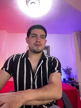 Snapshot of williamsmiiths16 chatting on 03-23-26, 12:53 williamsmiiths16 online show from 03-23-26, 12:53