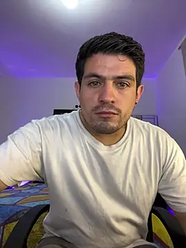 Snapshot of williamsmiiths16 chatting on 05-05-26, 12:07 williamsmiiths16 online show from 05-05-26, 12:07