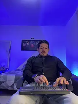 williamsmiiths16 online show from 06-16-26, 11:35