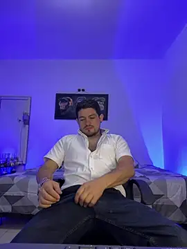 williamsmiiths16 online show from 06-17-26, 11:23