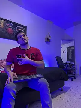 williamsmiiths16 online show from 06-20-26, 12:30