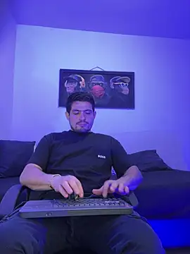 williamsmiiths16 online show from 06-22-26, 12:24