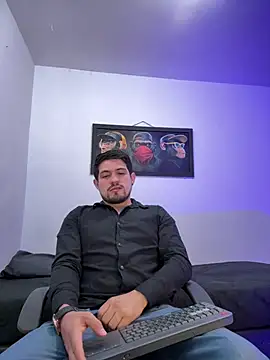 williamsmiiths16 online show from 06-26-26, 11:14