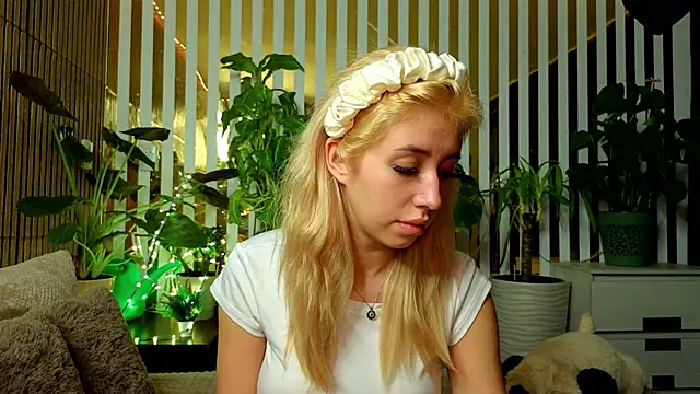 FlowweerGirl online show from 12-13-25, 10:26