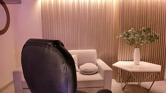 MadisonKane online show from 06-19-26, 11:14